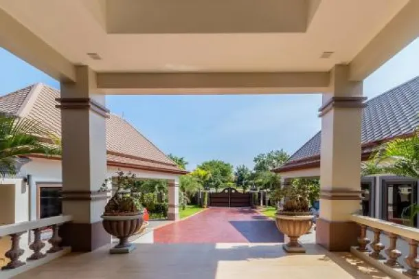 PALM HILLS HOMES : Magnificent 6 Bed, Recently Completed Villa with Best Views on Palm Hills Golf Course 3