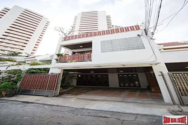 Renovated Townhouse - Pet Friendly 4 Beds 4 Baths for rent / sale in Phrom Phong 2