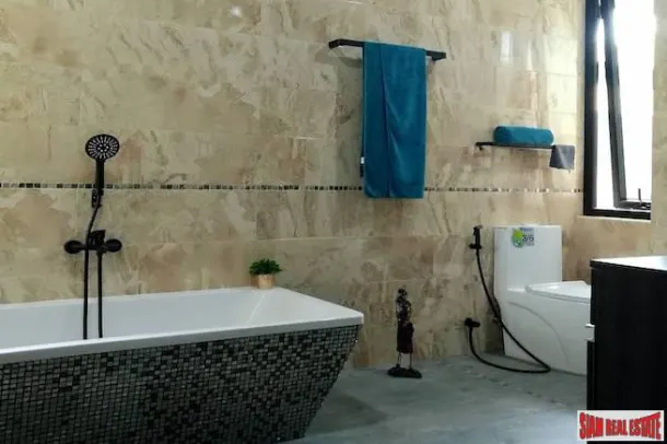 Amaliya Village - Large Three Bedroom Family Home with Large Private Yard & Swimming Pool - Located in Na Jomtien 3