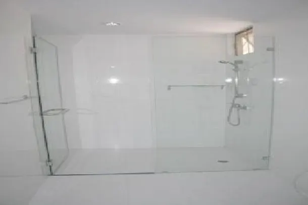 Newly Renovated 4 bedrooms Penthouse in Sukhumvit 18 3