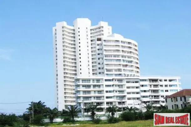 3 bedrooms condominium only few steps from the beach for Sale 4