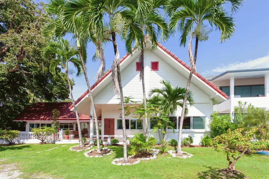 4-bed Villa for rent in Rawai — 4-bedroom villa · Rawai