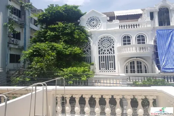 4-bed Villa for rent in Ekkamai — 4-bedroom villa · Ekkamai