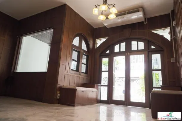 Ekkamai Villa - Spacious Four Storey, Four Bedroom Family Townhouse for Rent 3