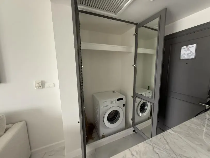 Bright &amp; Spacious 1-Bedroom Condo for Rent in Allamanda 2, Cherng Talay 3
