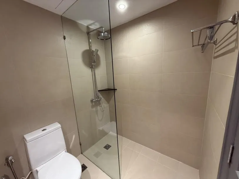 Bright &amp; Spacious 1-Bedroom Condo for Rent in Allamanda 2, Cherng Talay 2