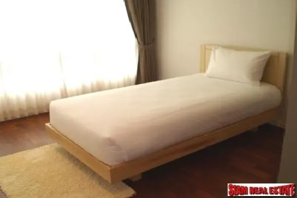 Siri on 8, Sukhumvit 8, 2 bedrooms condominium for rent. Just 200 meters away from BTS 2