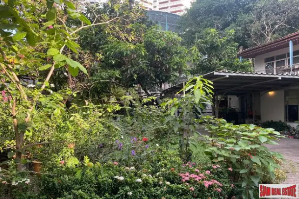 Detached House in Phrom Phong - Spacious 2-Bedroom, 3 Bathroom House, Prime Phrom Phong Location 2