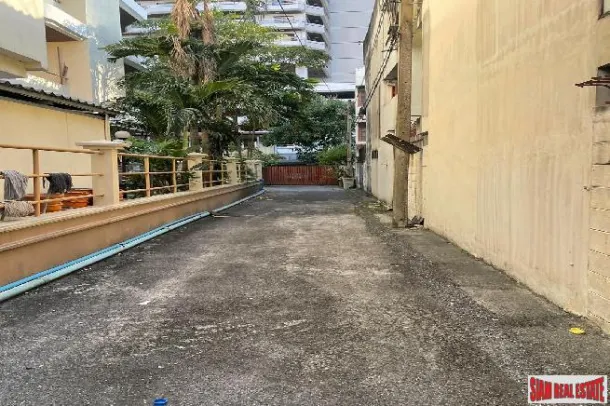 Detached House in Phrom Phong - Spacious 2-Bedroom, 3 Bathroom House, Prime Phrom Phong Location 4