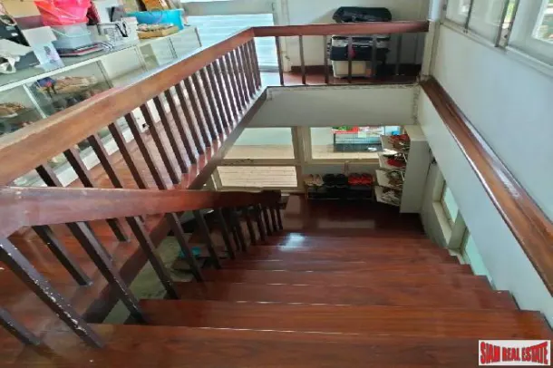 Detached House in Phrom Phong - Spacious 2-Bedroom, 3 Bathroom House, Prime Phrom Phong Location 3