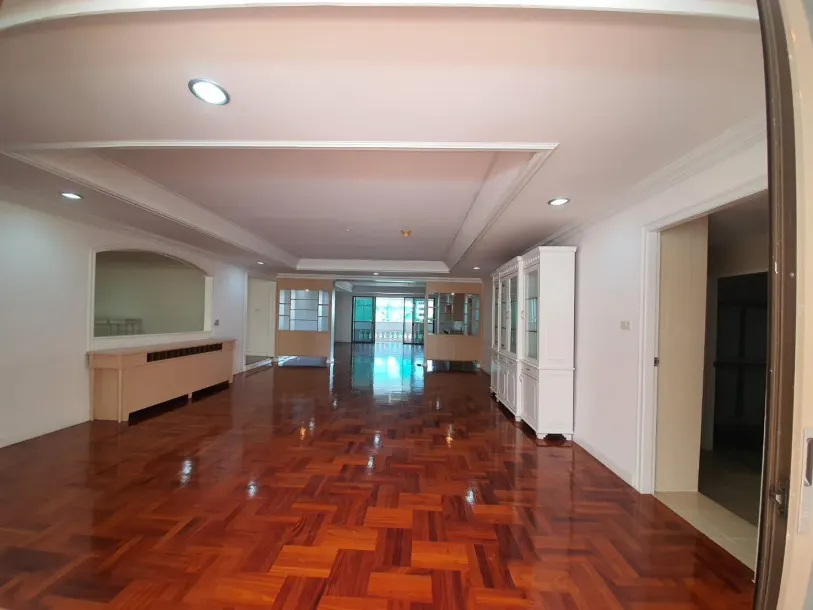 G.M. Mansion - Pet friendly 4 Bedroom, 5 bathroom, 450 sqm of Absolute Luxury - Sukhumvit 30 3