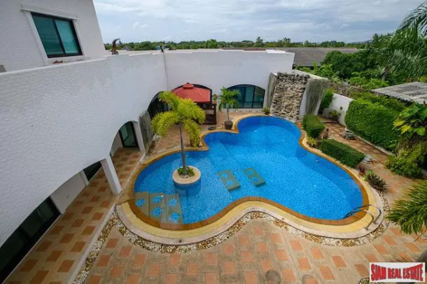 Santa Maria Estate - Impressive Six Bedroom Tropical Pool Villa for Sale Near the Golf Course in East Pattaya 4
