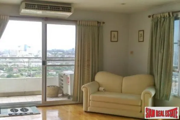 Sarin Place - Two Bedroom Corner Unit Condo for Sale at Ratchadaphisek 4