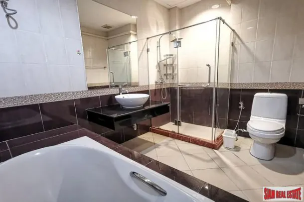 Baan Klang Krung Grande Vienna Rama 3 - Spacious and Modern Three Bedroom, Three Level Townhouse for Rent in Bang Phongphang, Bangkok 4