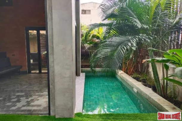 Ekkamai Modern Pool Villa - Standalone House With 5 Bed 6 Bath And 2 Private Swimming Pools For Rent In Ekkamai Area Of Bangkok 3