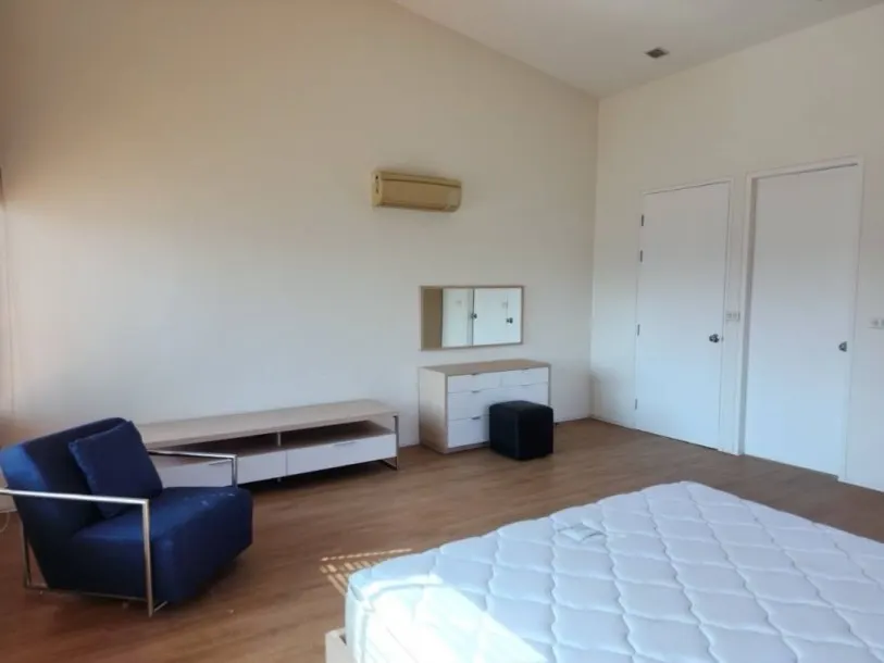 Villa Rachakru Condo I 2 Bed 2 Bath with City view in Phya Thai 4