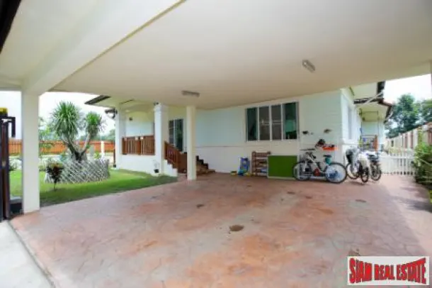Spacious 4 bedroom family home with swimming pool for sale in Chiang Mai 3