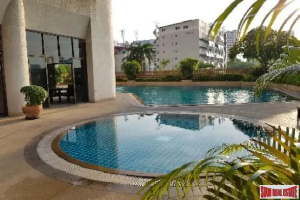 4-bed Apartment for rent in Nana — 4-bedroom apartment · Nana