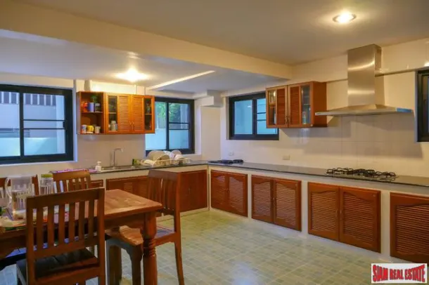 Baan Maneekram - Three Storey, Five Bedroom Thai-Style House with Pool for Sale in Chalong 2