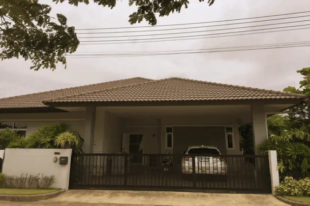 3-bed Villa for sale in Na Jomtien — 3-bedroom villa · Na Jomtien