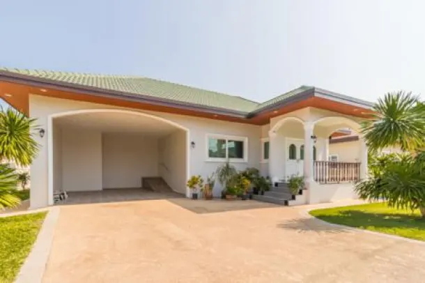 STUART PARK 2: Lovely 3 Bed Pool Villa 2