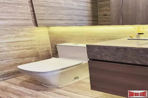 Celes Asoke - Modern 1-Bedroom Unit, Convenient BTS Asoke Location 2