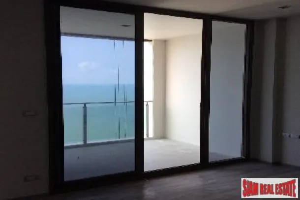 Fabulous 2-Bedroom Beachfront Condo in Upmarket Estate 4