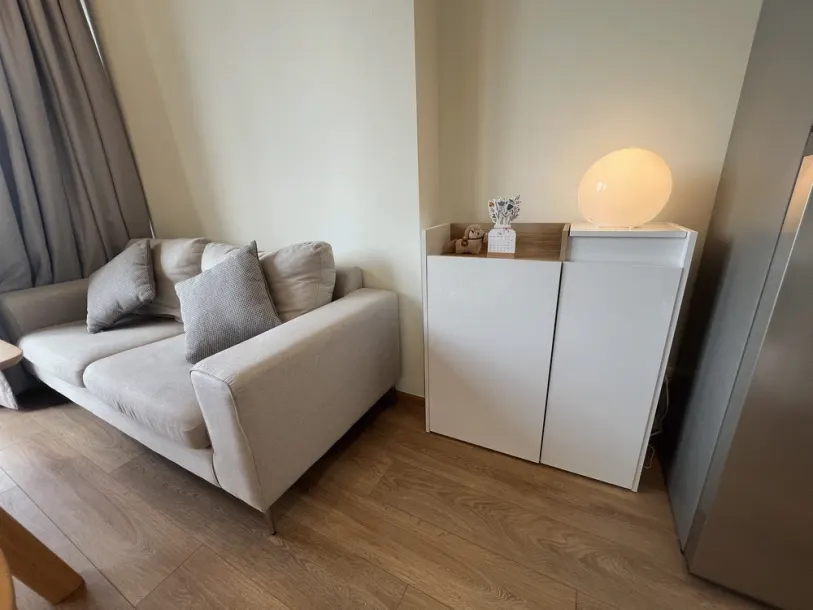 Noble Around 33 - Stylish Two-Bed Condo for Rent, Phrom Phong Location 2
