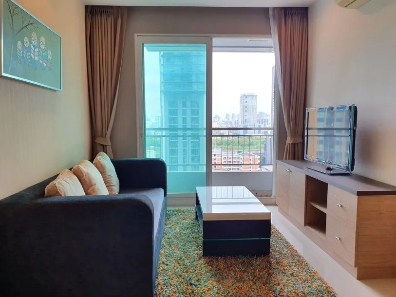 Circle Condominium - Large One Bedroom - 48 sqm Condo for Rent in Phetchaburi, Bangkok. 2