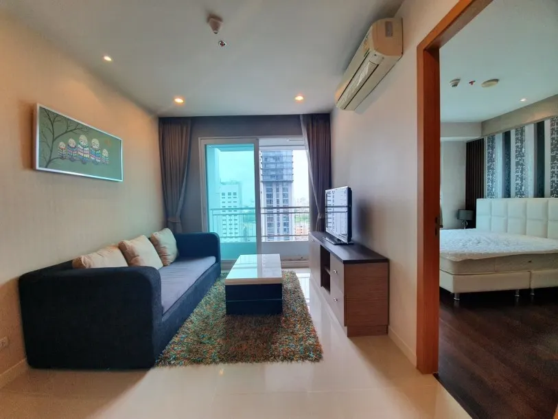 Circle Condominium - Large One Bedroom - 48 sqm Condo for Rent in Phetchaburi, Bangkok. 4