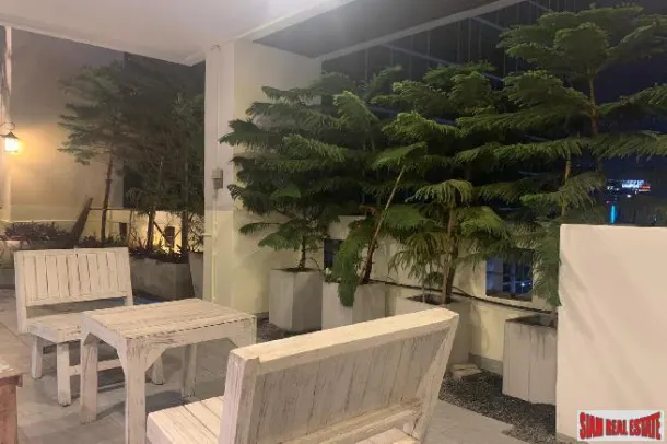 Duplex Penthouse Condo on the 24th and 25th Floors for Rent with Large Open Terrace at Sukhumvit 16/22 3