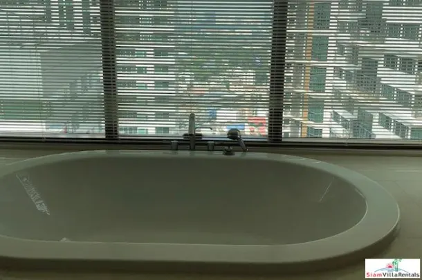 Emporio Place - Deluxe 27th Floor Three Bedroom Condo for Rent with City Views in Phrom Phong 2