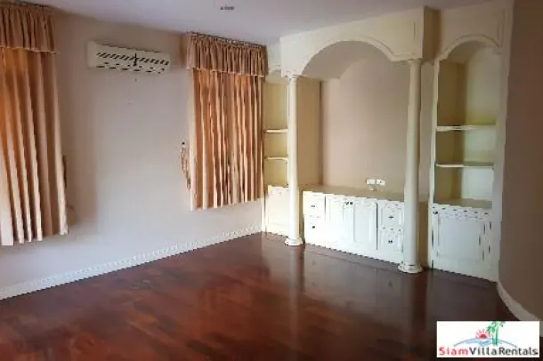Windmill Village Bangna Golf Course - Extra Large Four Bedroom Home with Pool near the Airport 2