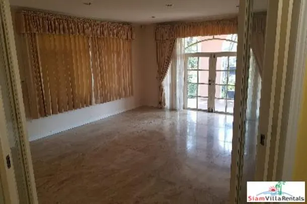 Windmill Village Bangna Golf Course - Extra Large Four Bedroom Home with Pool near the Airport 3