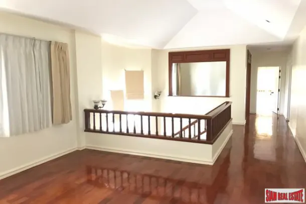 Ladawan Village Chaloem Prakiat Rama9 -Beautiful and Well Maintained Two Storey, Five Bath House in Prawet 4