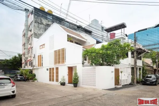 3-bed Townhouse for rent in Ekkamai — 3-bedroom townhouse · Ekkamai