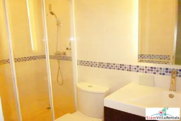 Excellent location 1 bed plus 1 working room in Sathorn. Life at Sathorn 10. 4
