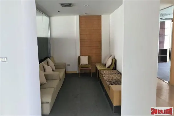 P.S. Tower Office Space - Office Space for Rent on 33rd Floor in Aoke, Bangkok 2