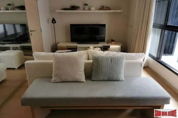Liv@49 - Bright and Comfortable Two Bedroom Duplex for Rent in Thong Lo 4