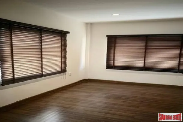 Unfurnished 2 bedroom house in a tropical area for sale - East Pattaya 2