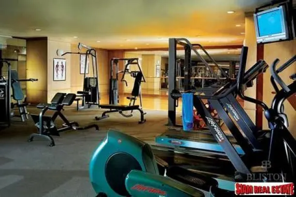 Bliston Suwan Parkview - 3 Bedroom, 2 Bathroom Apartment for Rent at Soi Tonson, Chitlom Station 3