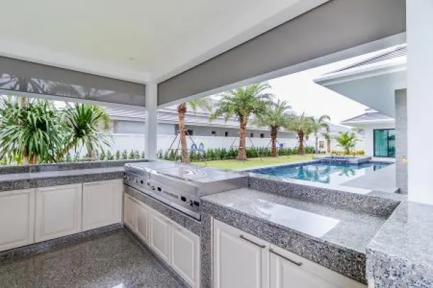THE CLOUDS: Luxury 3 Bed Pool Villa 2