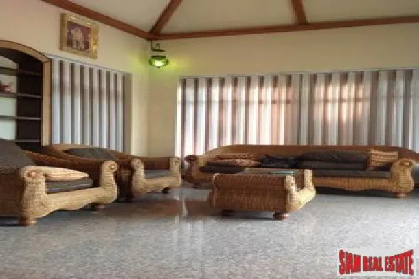 Elegant, Three-Bedroom Thai-Style Pool Villa in Bophut 2