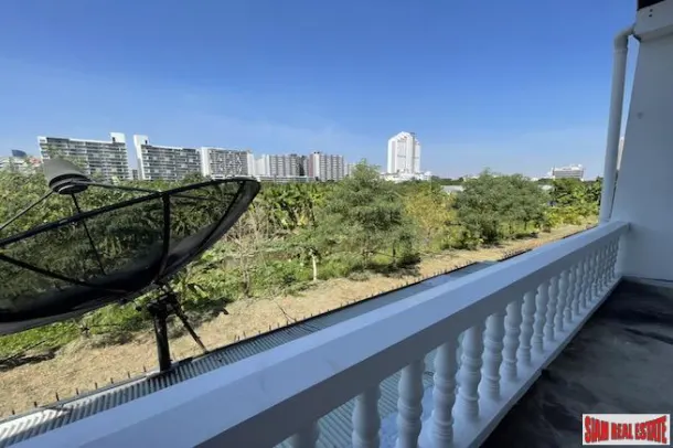 Extra Large Three Bedroom Detached House for Rent in the Heart of the City - Thong Lo 3