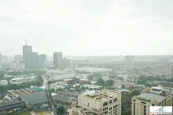 The Lumpini 24 - City Views from this Modern Two Bedroom Condo Close to BTS Phrom Phong 3