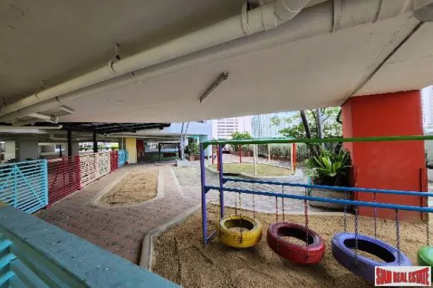 Large and Comfortable Two Bedroom ( Pets Friendly ) for Rental in Nana,Bangkok. 4