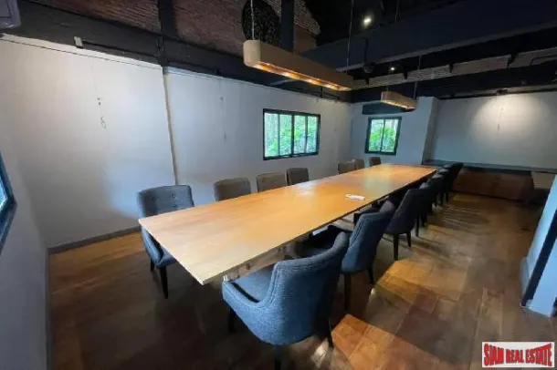 Beautiful 2-Storey Detached House in Phrom Phong - Preferable Rented as a Restaurant, Spa, or Showroom 3
