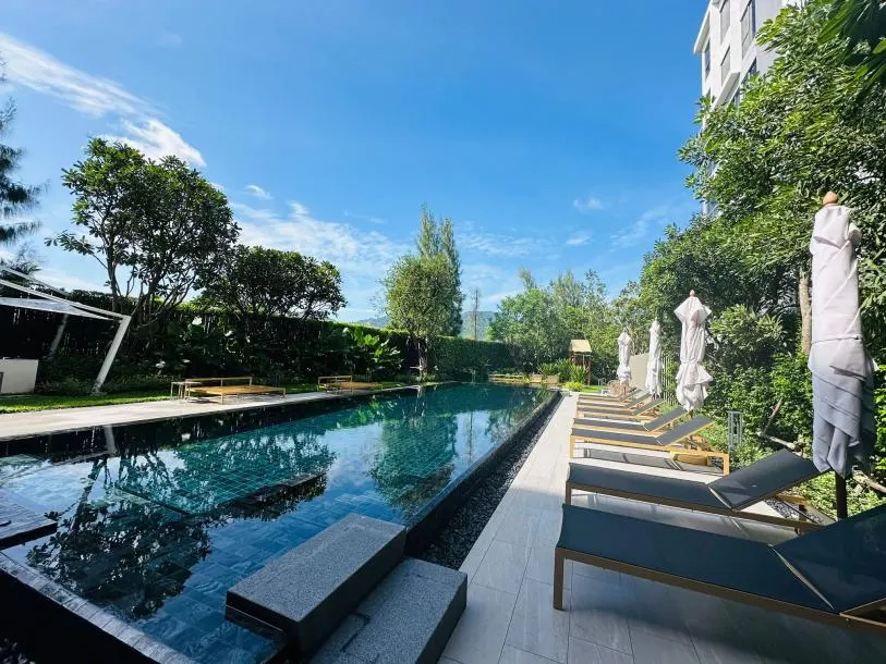 Stunning 1-Bedroom Lake View at Laguna Lakeside Residences 3
