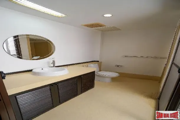 Resort style Four Bedroom Townhome for Rent in Phrom Phong 2