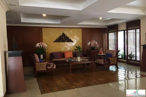 Super large and Modern Three beds Four baths , maid quater with Lake Views in Asok 4